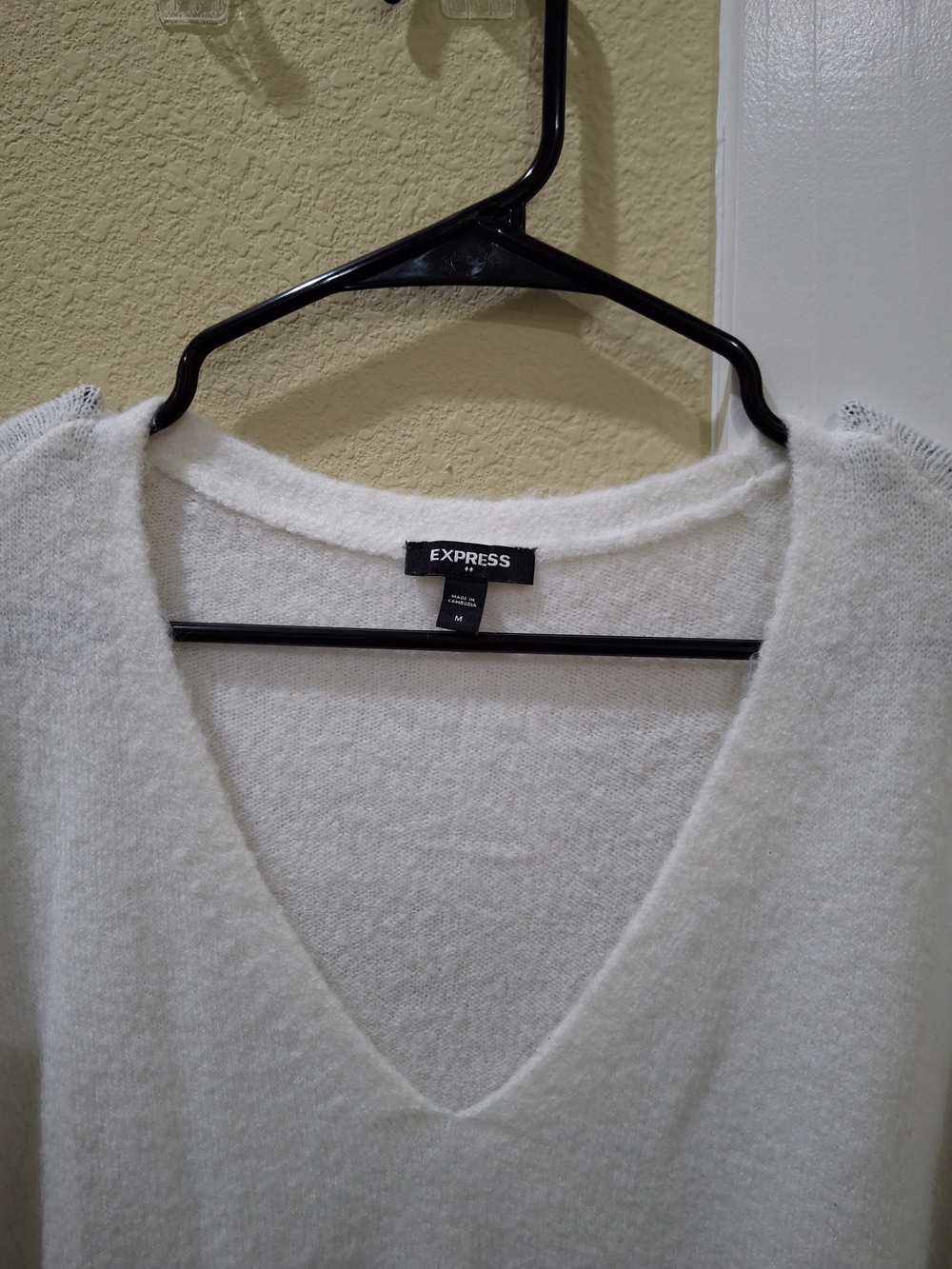 Express Sweater - Picture 6 of 7